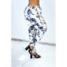 Pantalon blanc cigarette fluide à magnifique fleurs colorées