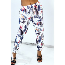 Pantalon blanc cigarette fluide à motif feuillages et plumes