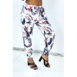 Pantalon blanc cigarette fluide à motif feuillages et plumes