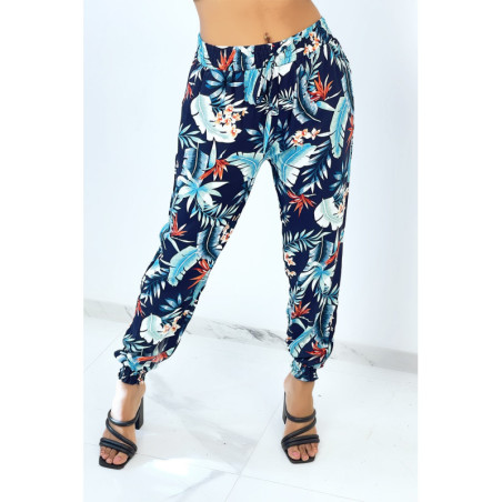 Pantalon marine cigarette fluide à motif feuillages et plumes