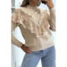 Pull  couleur taupe tout doux à col montant et volant brodé style rétro
