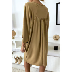Robe classe camel à manches courtes