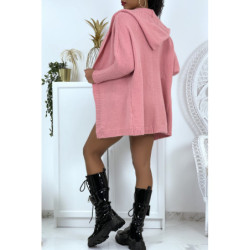 Gilet épais rose à capuche et manches chauve-souris