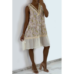 Robe d'été beige à imprimé coloré et crochet style bohème