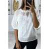Blouse blanche manches bouffante col bateau en matière à trous