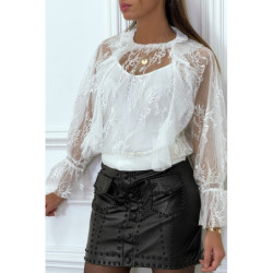 Blouse blanche en tulle et dentelle à volant col fraise