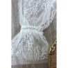 Blouse blanche en tulle et dentelle à volant col fraise