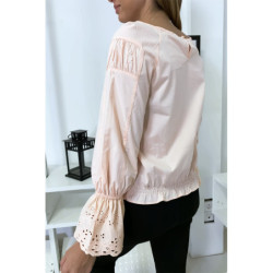 Blouse rose plissé au buste avec volant en dentelle aux manches